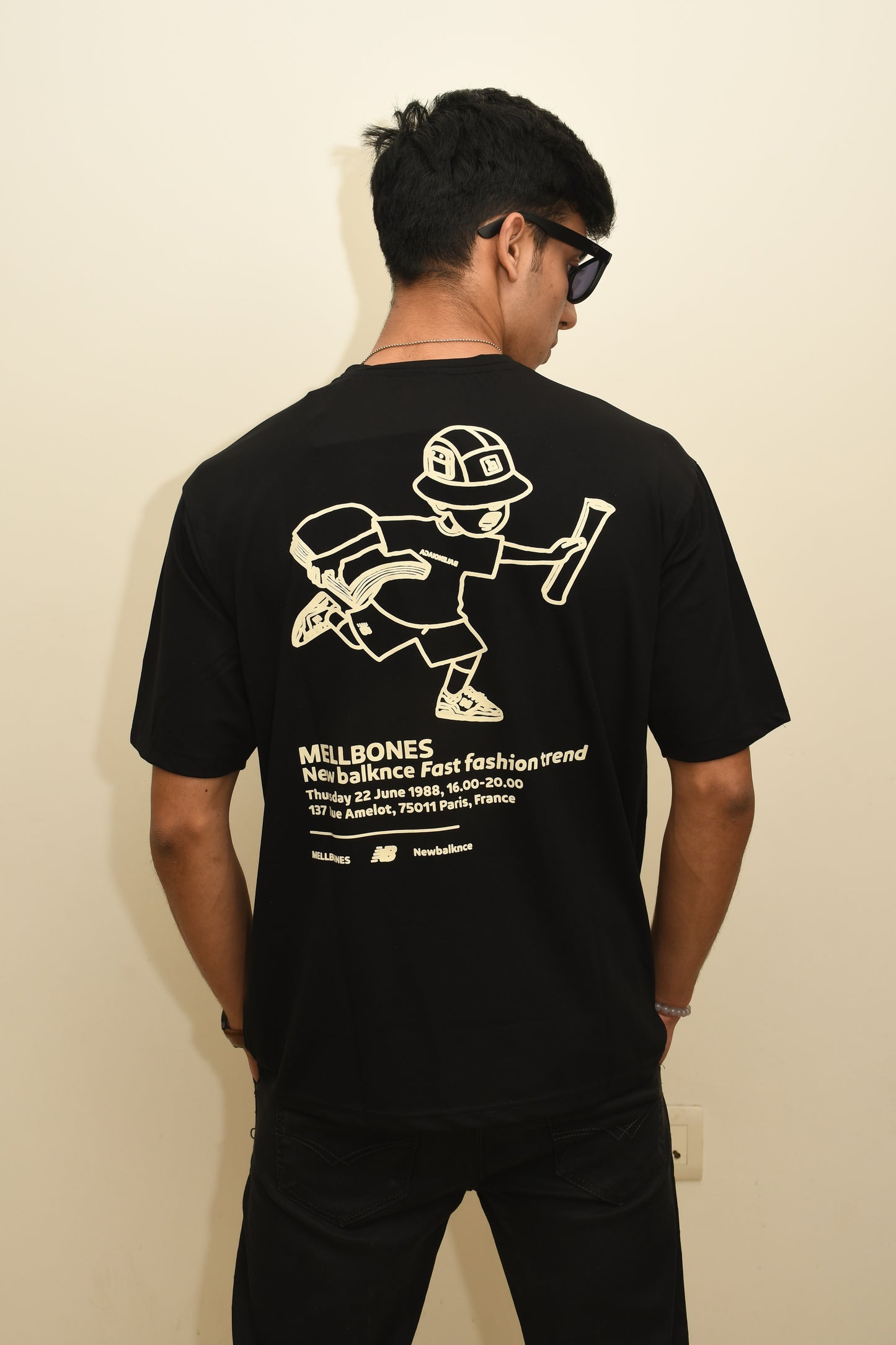 Black Mellbones Oversized Tshirt